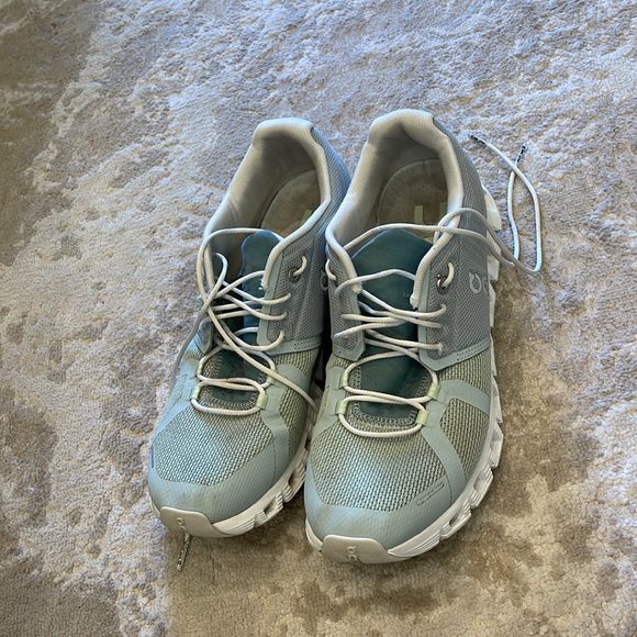 ON CLOUD Women Running Shoes Size 10 - Picture 4 of 8